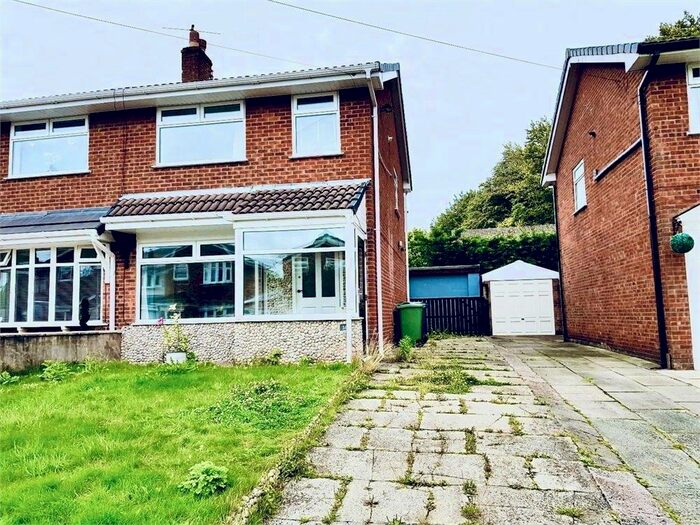 3 Bedroom Semi-Detached House To Rent In Balliol Way, Ashton-In-Makerfield, Wigan, WN4