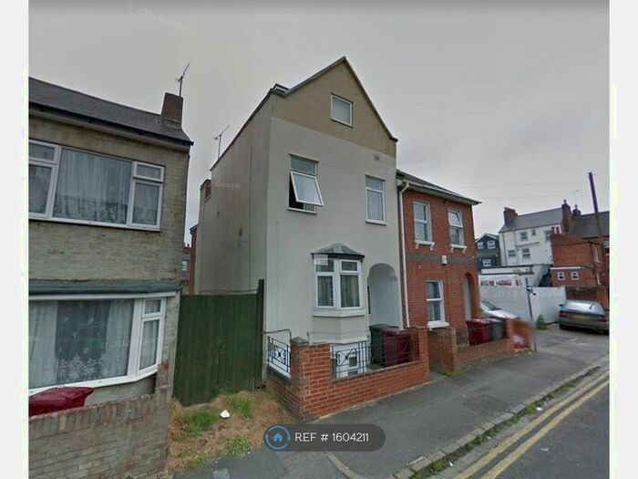 5 Bedroom Semi-Detached House To Rent In Amity Road, Reading, RG1