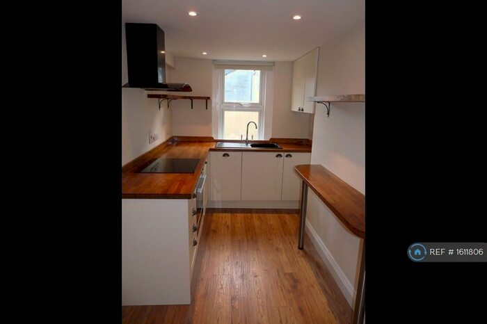 1 Bedroom Flat To Rent In Newbridge Road, Bath, BA1