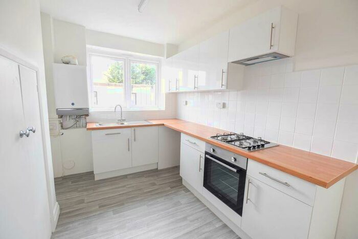 1 Bedroom Flat To Rent In Bromley Hill, Bromley, BR1
