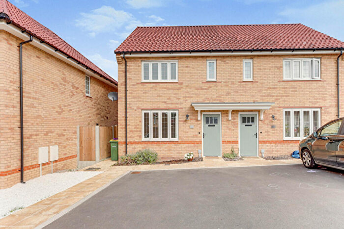 2 Bedroom Semi-Detached House For Sale In Nicholas Walk, Rayleigh, SS6