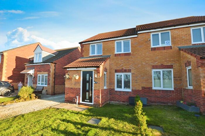 3 Bedroom Semi-Detached House For Sale In Spinnaker Road, Chesterfield, S43