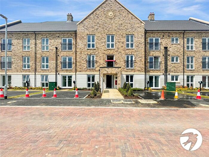 2 Bedroom Flat To Rent In Henshaws Vale, Sittingbourne, Kent, ME10