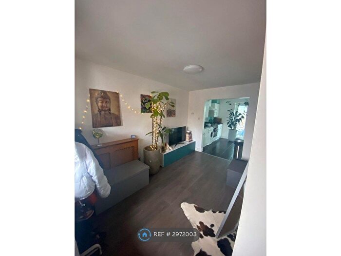 2 Bedroom Terraced House To Rent In Blyth Close, London, E14