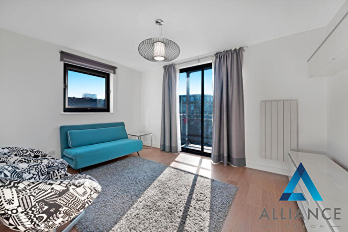 2 Bedroom Flat To Rent In Rich Street, London, E14