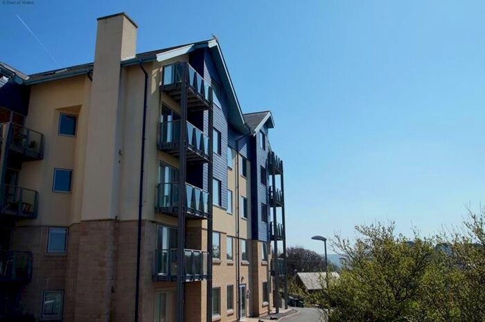 4 Bedroom Flat To Rent In Parc Y Bryn, Aberystwyth SY23