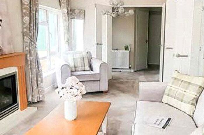 2 Bedroom Mobile/park Home For Sale In Hawkswood Road, Downham, Billericay, Essex, CM11