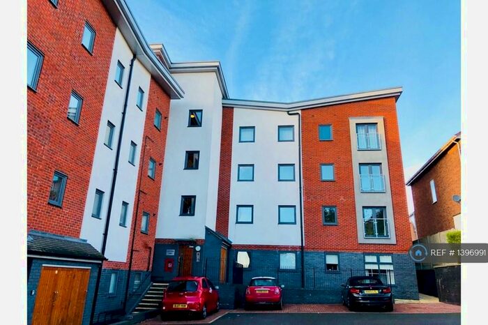 2 Bedroom Flat To Rent In Ladywood Court, Sutton Coldfield, B74