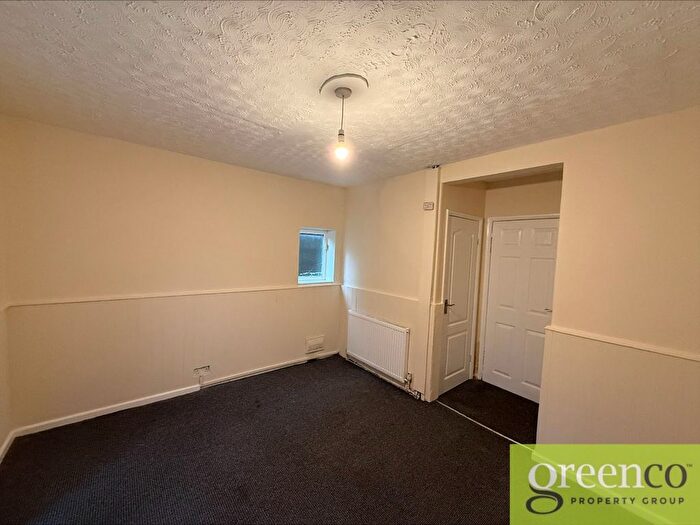 4 Bedroom Semi-Detached House To Rent In Parkway, Little Hulton, Salford, M38