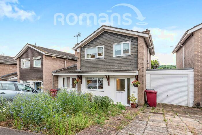 3 Bedroom Link Detached House To Rent In Broomfield Road, Tilehurst, RG30