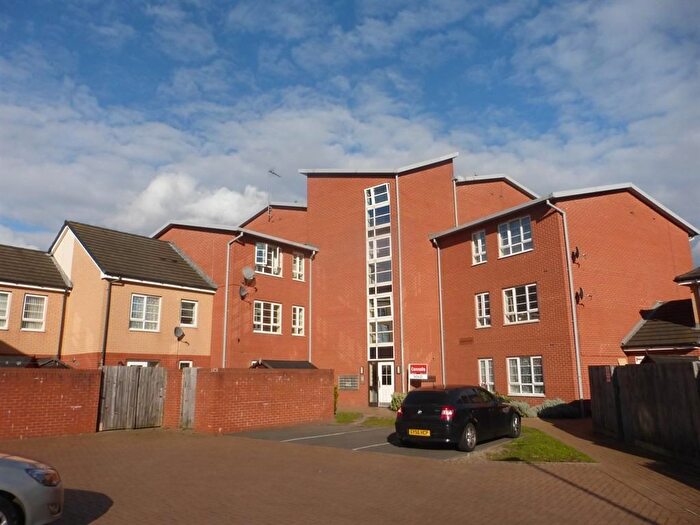 2 Bedroom Flat To Rent In Heron House, Tipton, DY4