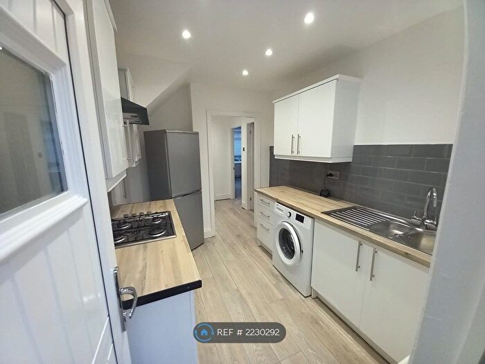 2 Bedroom Flat To Rent In The Meadows, Newcastle Upon Tyne, NE3