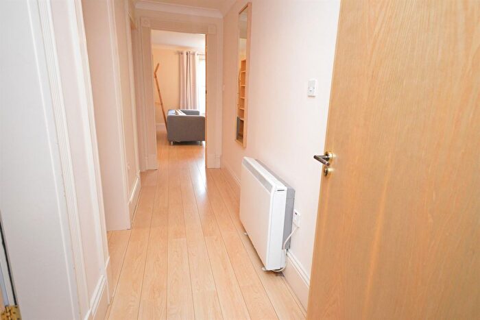 2 Bedroom Flat For Sale In Heaton Gardens, Heaton Moor Road, Heaton Moor, SK4