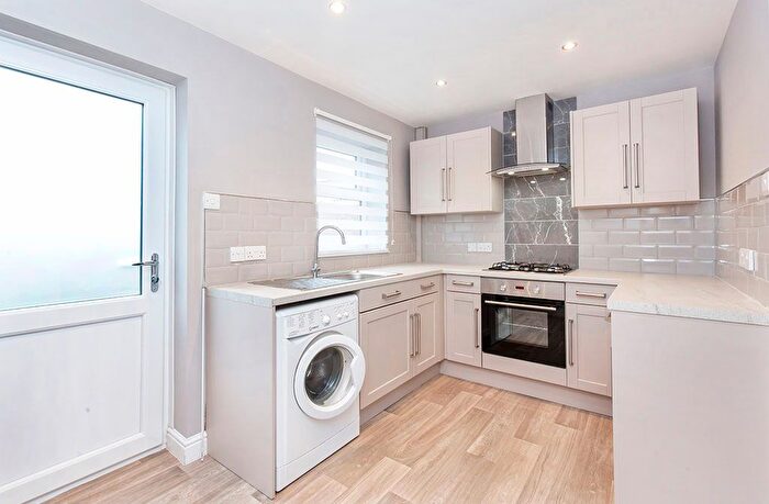 2 Bedroom Semi-Detached House To Rent In Emily Mews, York, YO10
