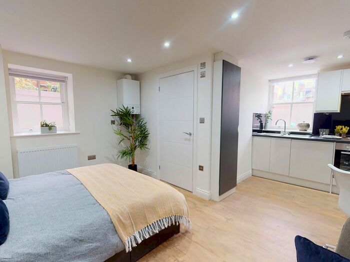Studio To Rent In Clarendon Road, Leeds, West Yorkshire LS2