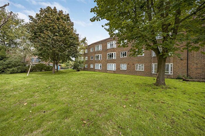 1 Bedroom Flat For Sale In Reed House, Toland Square, Putney, SW15