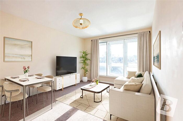 1 Bedroom Apartment For Sale In Bateman Close, Barking, IG11