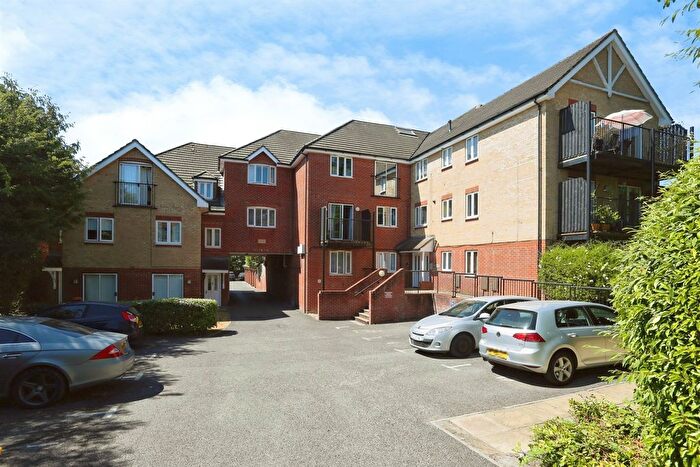 1 Bedroom Flat For Sale In Midanbury Lane, Southampton, SO18