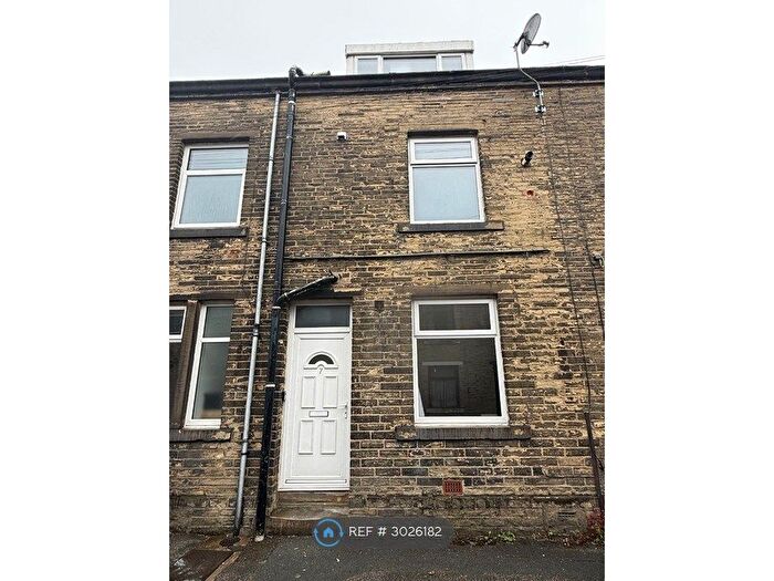 2 Bedroom Terraced House To Rent In Brunswick Street Queensbury, Bradford, BD13