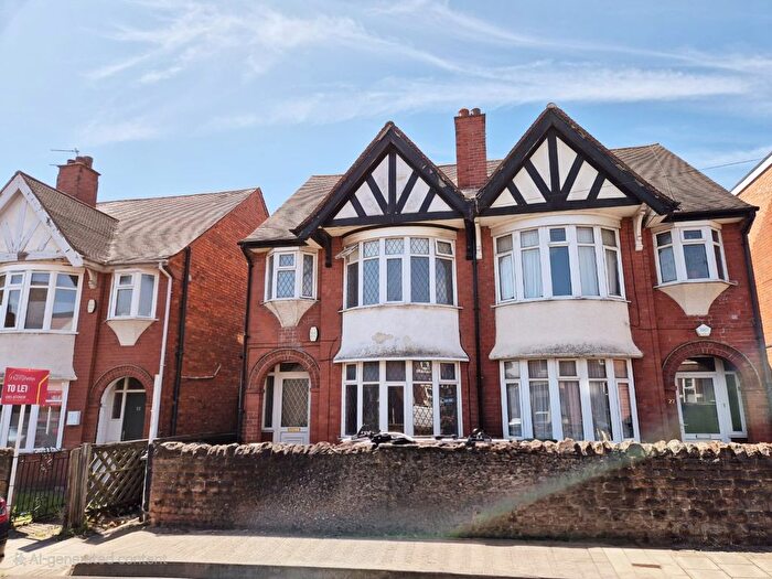 5 Bedroom Semi-Detached House To Rent In Marlborough Road, Beeston, Nottingham, NG9