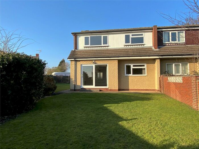 3 Bedroom Semi-Detached House To Rent In Chickenley Lane, Dewsbury, WF12