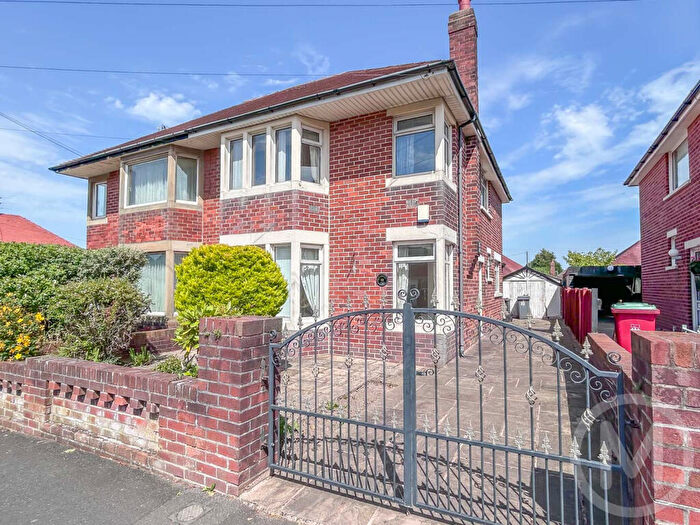 3 Bedroom Semi-Detached House For Sale In Knutsford Road, Blackpool, FY3