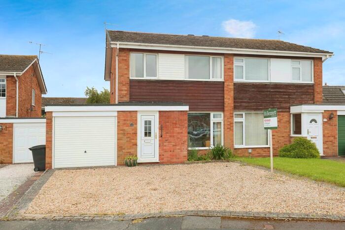 3 Bedroom Semi-Detached House For Sale In Wessons Road, Bidford-on-Avon, Alcester, Warwickshire, B50