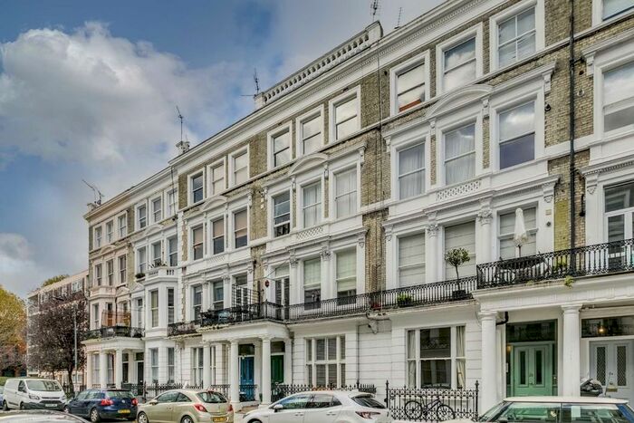 3 Bedroom Flat To Rent In Castletown Road, London, W14