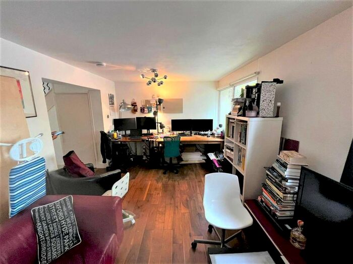 2 Bedroom Flat To Rent In Blackheath Hill, Greenwich, London, SE10