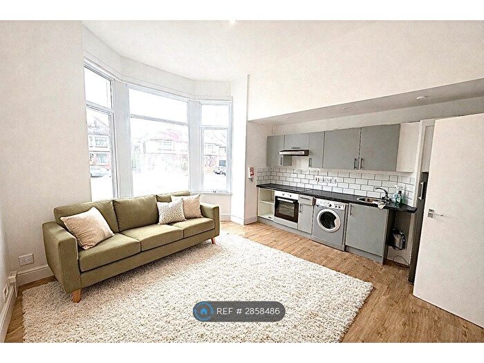 1 Bedroom Flat To Rent In Newport Road, Cardiff, CF24