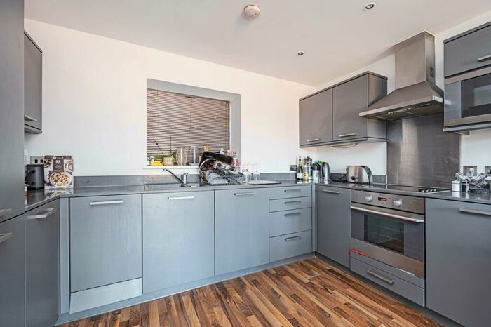 2 Bedroom Flat To Rent In Copenhagen Street, King's Cross, London, N1