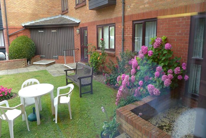 1 Bedroom Retirement Property To Rent In Oakland Court, Fitzalan Road, Littlehampton, BN17