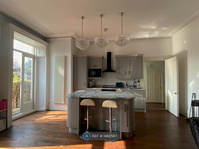 3 Bedroom Flat To Rent In Shooters Hill Road, London, SE3