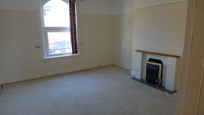 2 Bedroom Flat To Rent In Union Street, Newton Abbot, TQ12