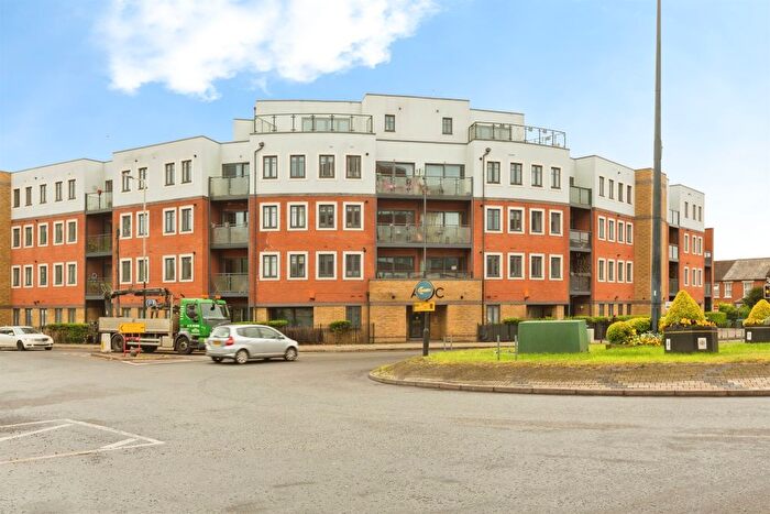 2 Bedroom Flat For Sale In High Street, Aylesbury, HP20