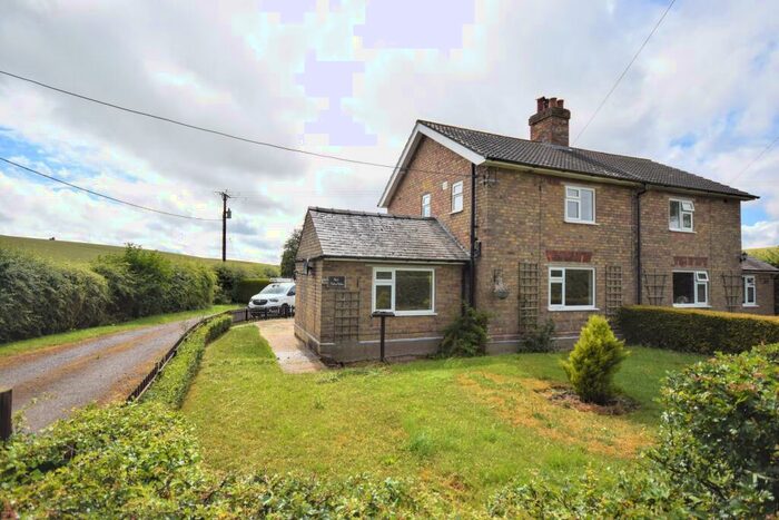 2 Bedroom Semi-Detached House For Sale In Calcethorpe, Calcethorpe, LN11