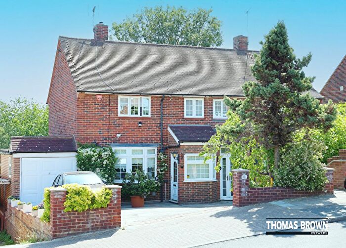 3 Bedroom Semi-Detached House For Sale In Whippendell Way, Orpington, BR5