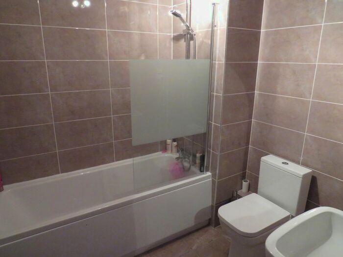 1 Bedroom Flat To Rent In Cwrt Coles, Cardiff, CF24