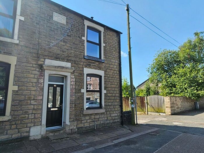 2 Bedroom End Of Terrace House To Rent In Market St, Hollingworth, SK14