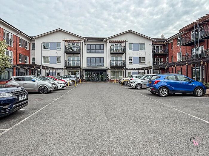 2 Bedroom Flat For Sale In East Road, Middlewich, CW10