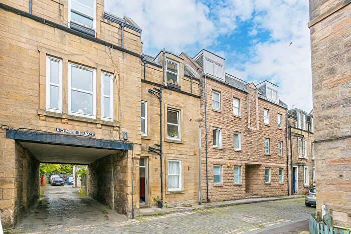 2 Bedroom Flat For Sale In Richmond Terrace, Edinburgh, EH11
