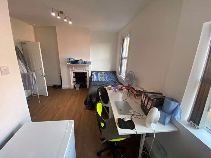 5 Bedroom House To Rent In Hanover Square, Leeds, LS3