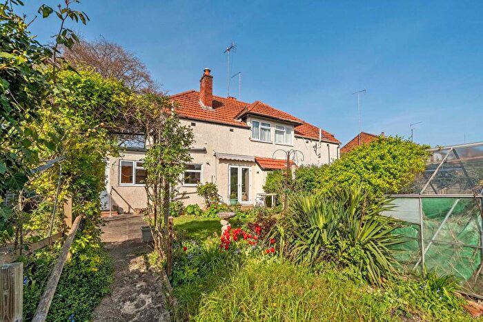 3 Bedroom Semi-Detached House For Sale In Springhill Road, Goring On Thames, RG8