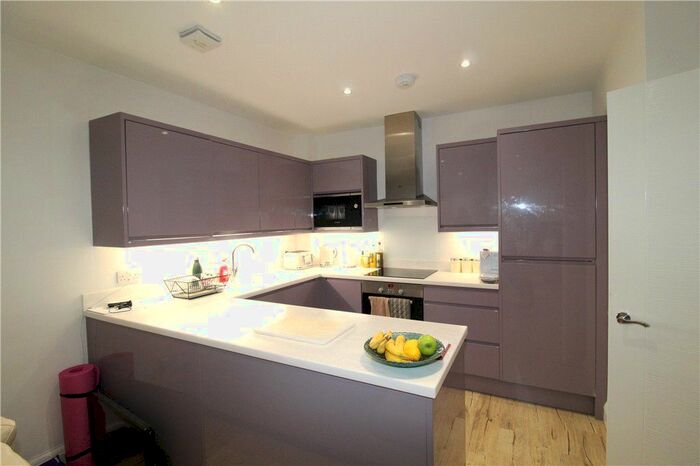 2 Bedroom Flat To Rent In South Park Hill Road, South Croydon, CR2