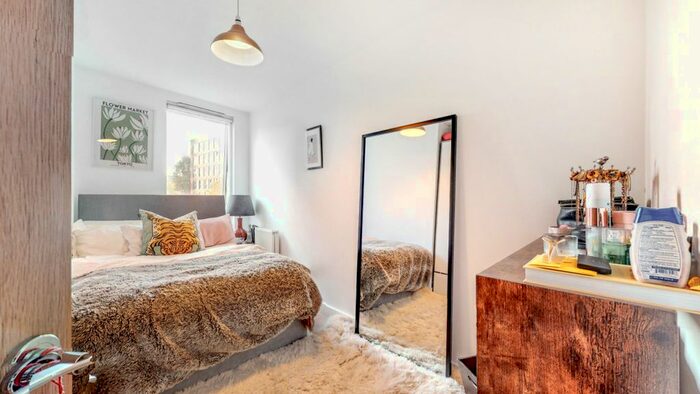 2 Bedroom Flat For Sale In Whiston Road, London, E2