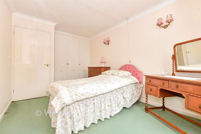 1 Bedroom Apartment For Sale In Station Road West, Canterbury, Kent, CT2