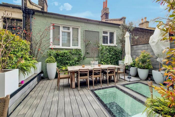 3 Bedroom Flat For Sale In Cromwell Place, SW7