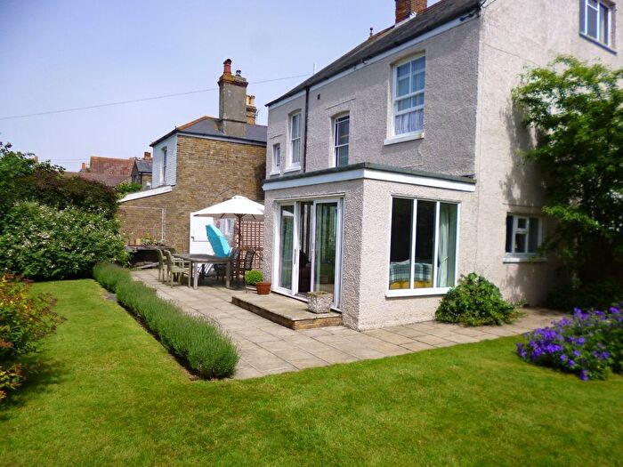 4 Bedroom Detached House To Rent In Dover Road, Walmer, Deal, Kent, CT14