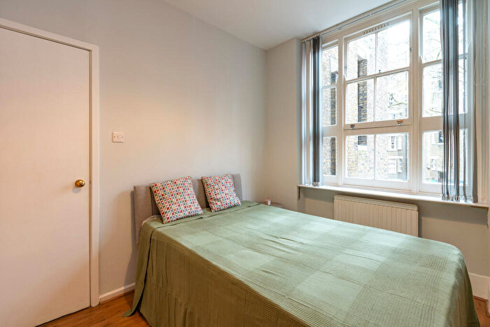 1 Bedroom Flat For Sale In Clerkenwell Road, London, EC1R