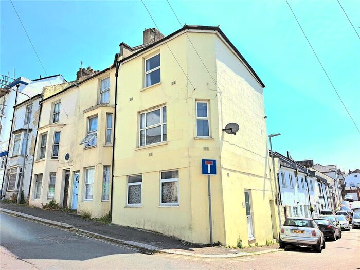 2 Bedroom Flat To Rent In Tower Road, St. Leonards-On-Sea, East Sussex, TN37